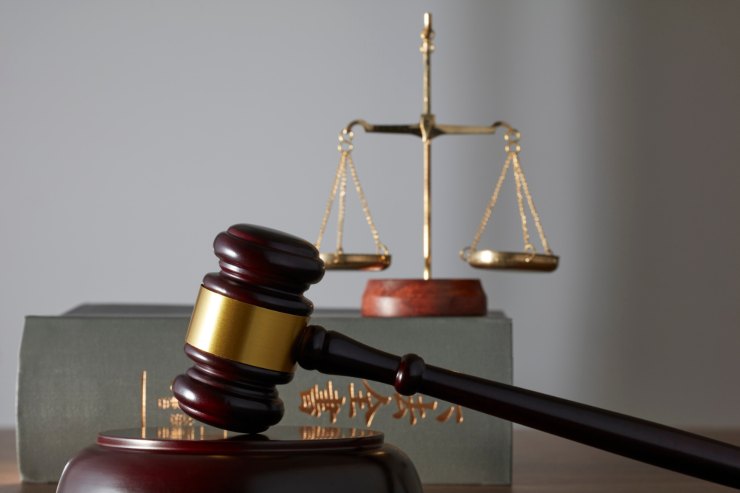 bilancia e martello da tribunale