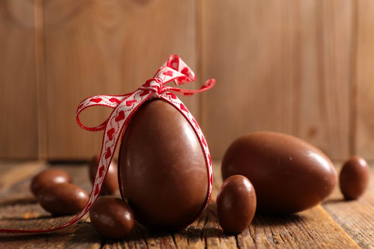uova di pasqua di varie dimensioni