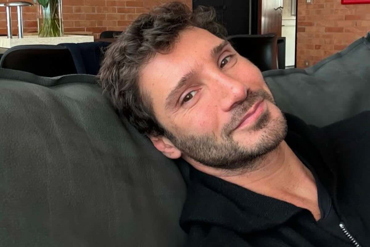 Stefano De Martino sgamato: relazione confermata con 26enne napoletana